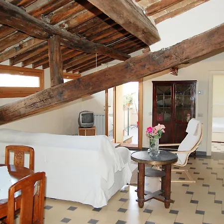 Apartment Rome 23 *
